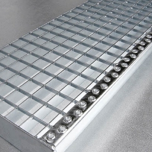 Trepte pentru scari cu grinzi presate