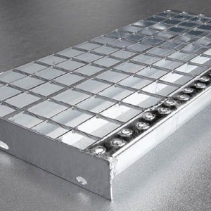 Trepte pentru scari cu grinzi sudate